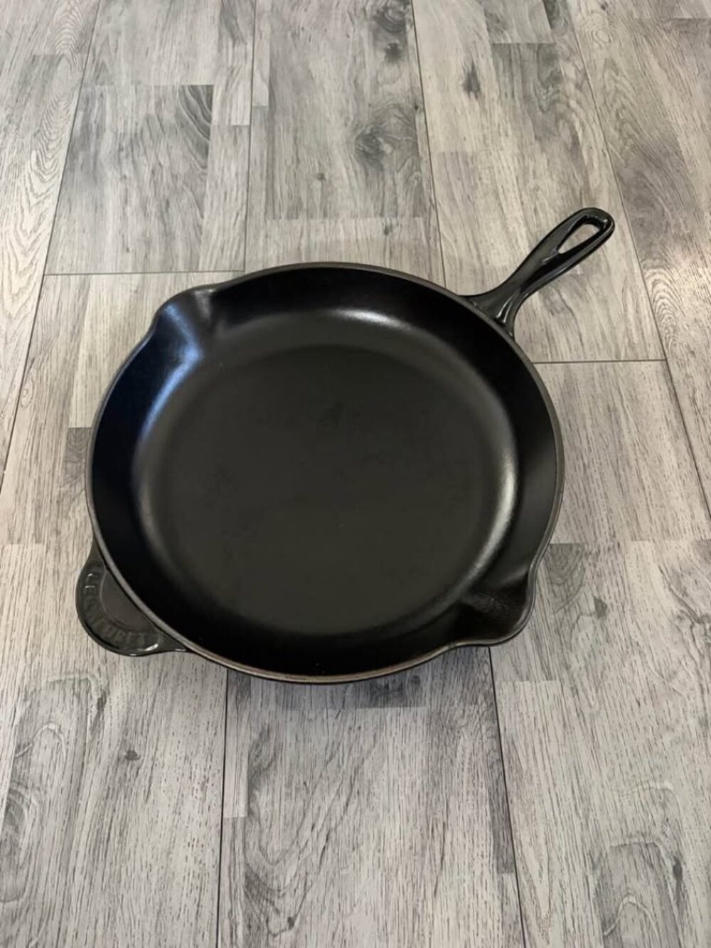 Le Creuset - Enameled cast iron skillet pan made in France Sz 30